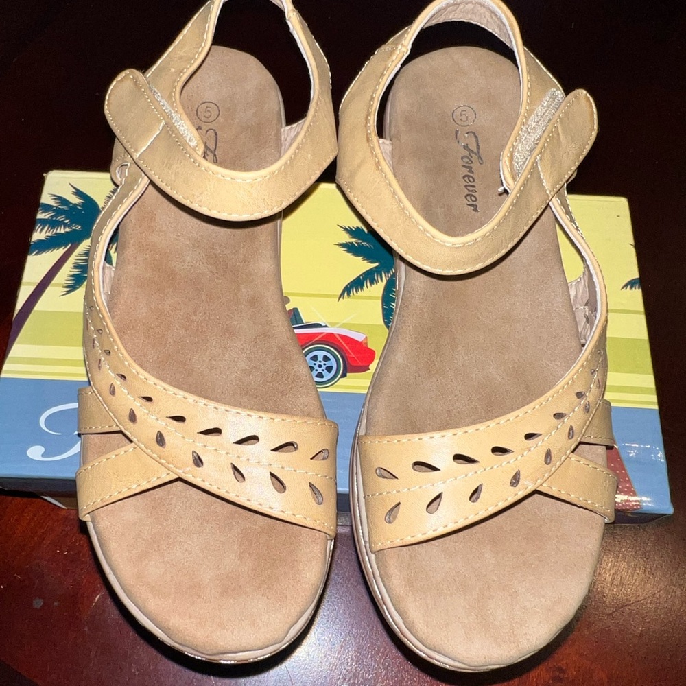 Kids sandals